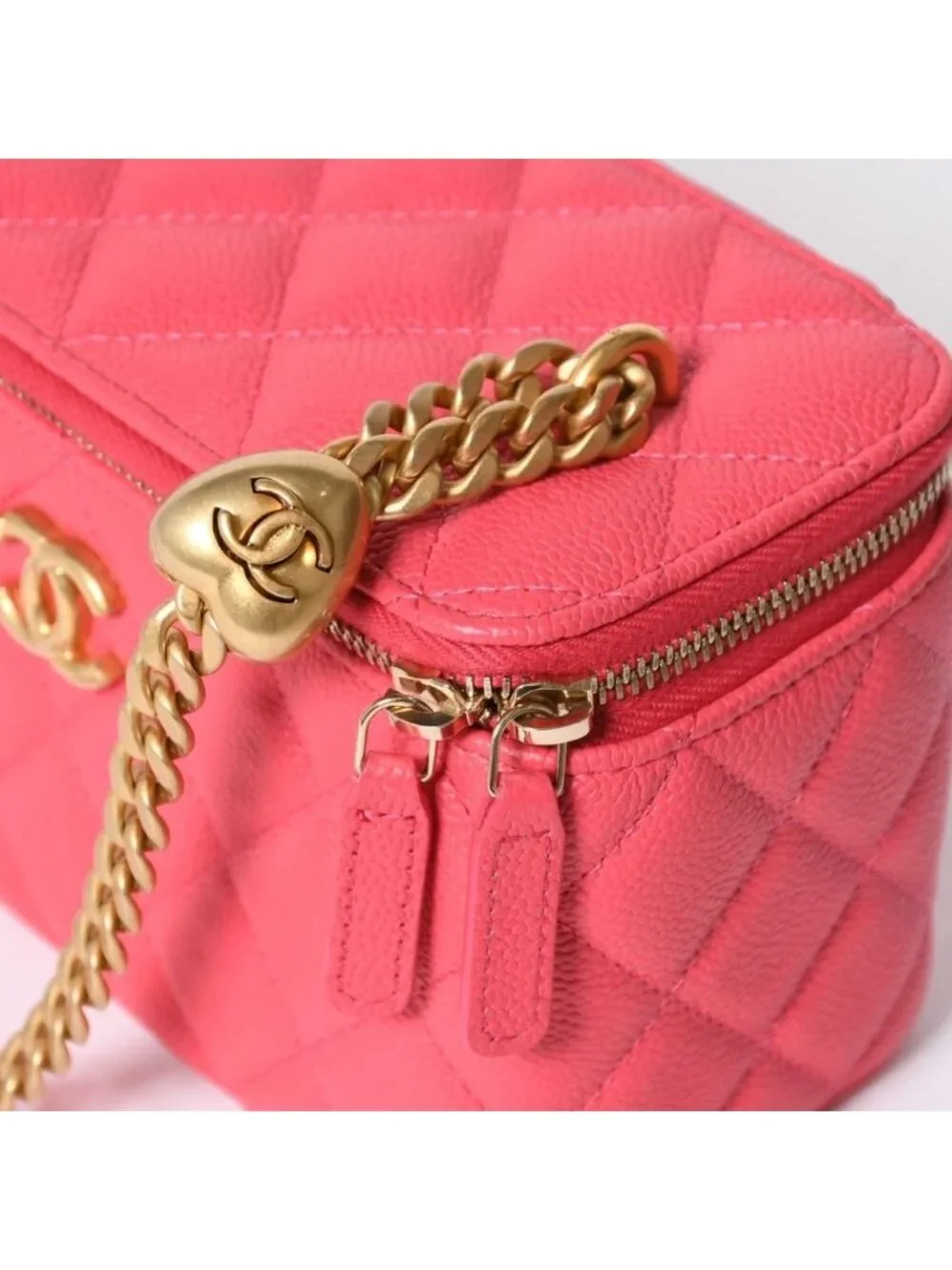 Chanel Quilted Caviar Leather Small Vanity Case Pink Makeup Bag Gold
